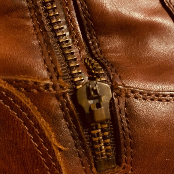FRYE Boots Brown Zipper Broken on one boot but still can be zipped - Picture 6 of 10